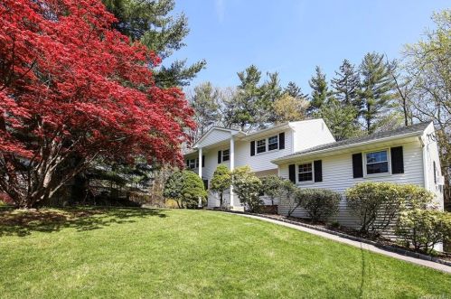 2372 Vista Ct, Yorktown Hgts, NY 10598-3725