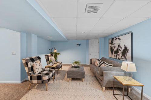 2414 Lagoon Ct, Thiensville WI  53092-5549 exterior