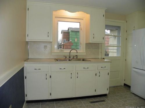 58 Hillside Ave, Plainville CT  06062-2830 exterior