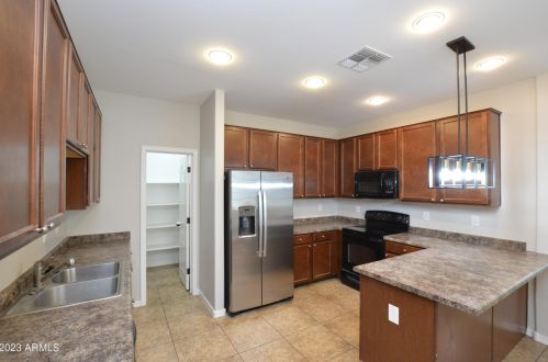 971 Brewer Dr, Gilbert AZ  85296-1498 exterior