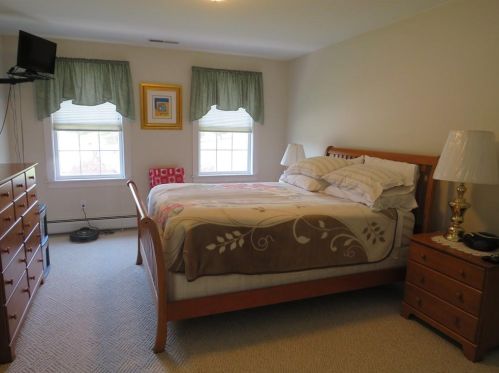 28 Millers Brk Dr, Cumberland RI  02864-6163 exterior