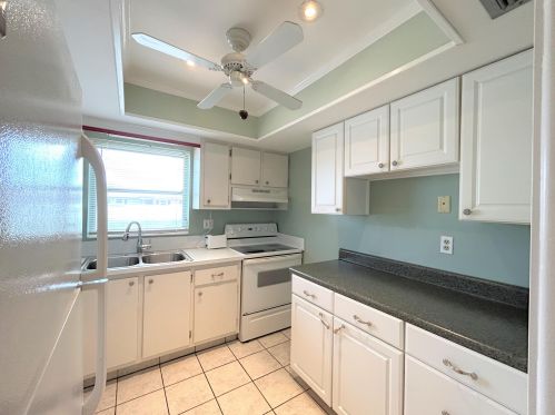 2631 Barkley Dr, West Palm Beach, FL 33415-8611