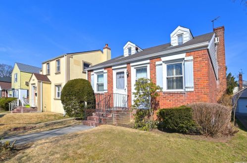 80-25 209th St, Jamaica, NY 11427-1009
