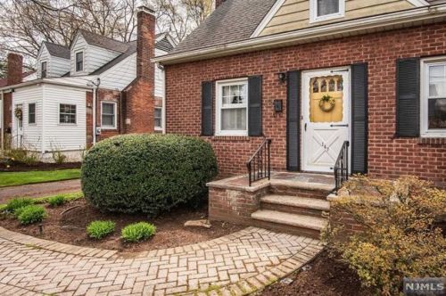 147 Magnolia Ave, Dumont, NJ 07628-3108