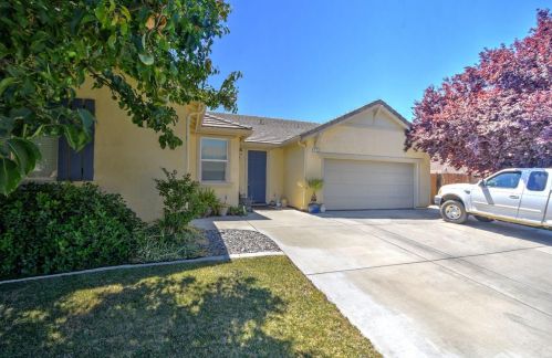 777 Hagerman Peak Dr, Newman, CA 95360-9527