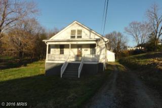 510 Massanutten St, Strasburg, VA 22657-2304