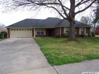 2302 Villaret Dr, Huntsville AL  35803-2193 exterior