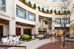 2308 Whitetail Ct, Herndon VA  20191-3018 exterior