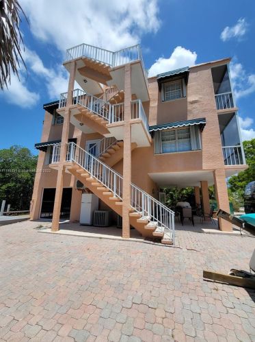 63 Waterways Dr, Key Largo, FL 33037-2537