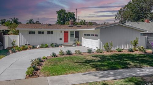 6425 Bayard St, Long Beach, CA 90815-3402
