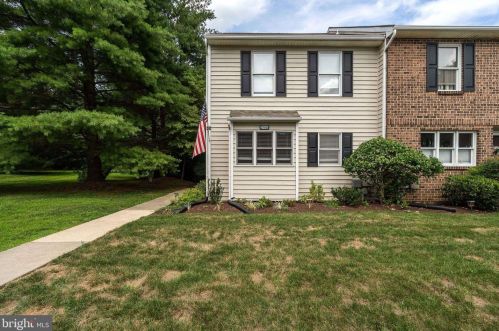 4201 Fox Pointe Ct, Glen Mills, PA 19342-8143