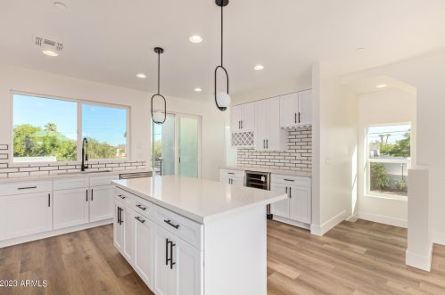 3616 12 St, Phoenix AZ 85024-1762 exterior