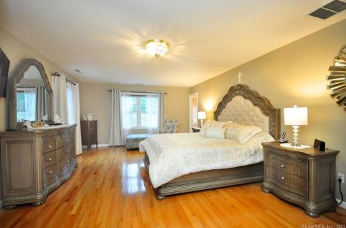 67 Steeplechase Dr, Manchester CT  06040-7066 exterior