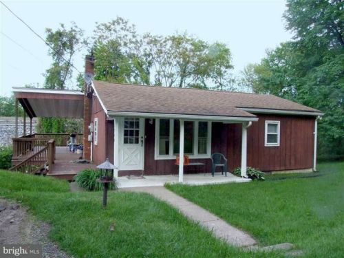 1560 Old Trl Rd, Etters PA  17319-9676 exterior