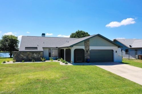 522 24th St, Cape Coral, FL 33990-4327