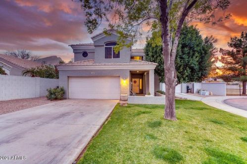 1027 Columbus Dr, Gilbert, AZ 85234-8000
