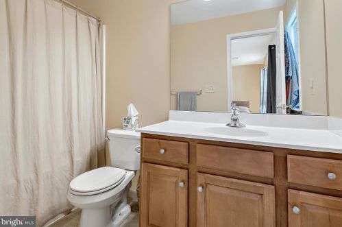 440 Waterleaf Ct, Navy Sup Dpt PA  17050-2489 exterior