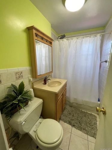 668 236 St, Bronx NY  10466-1718 exterior