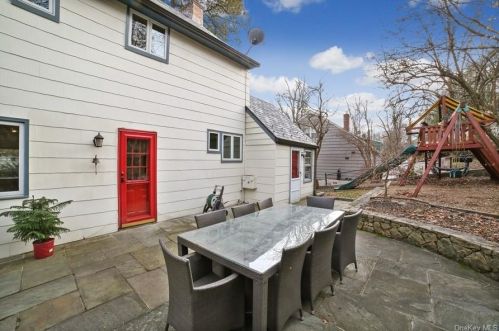 1187 Post Rd, Scarsdale NY  10583-2023 exterior