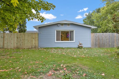 9730 Caddy Ln, Caledonia, WI 53108-9639