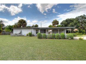22 Devonshire Dr, Melbourne, FL 32901-5326