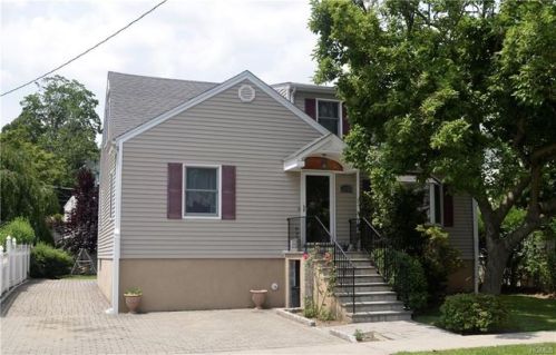 405 4 Ave, New Rochelle NY  10803-1209 exterior