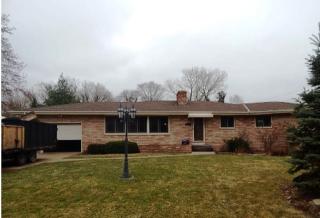 2210 Hazelwood St, Saint Paul, MN 55109-2652
