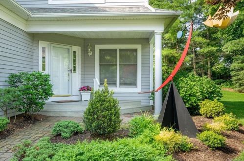 97 Club Pointe Dr, White Plains, NY 10605-4462