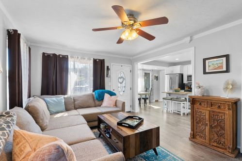 6220 Streamview Dr, San Diego, CA 92115-6934