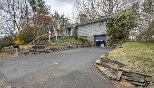 99 Glenvale Ter, Bridgeport, CT 06610-1003