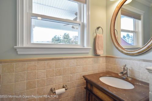 16 Galway Dr, Hazlet NJ  07730-1112 exterior