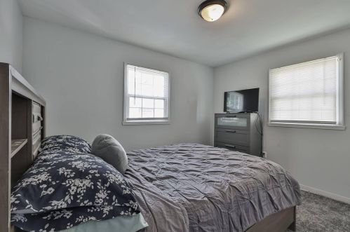 7404 Dixie Hwy, Florence KY  41042-2515 exterior