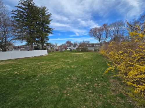 1384 Huntington Rd, Stratford, CT 06614-2334