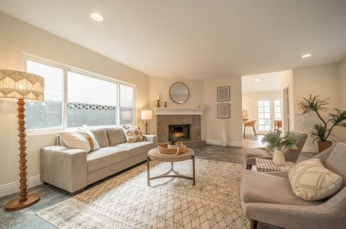 919 Alabama St, Huntington Beach, CA 92648-3511