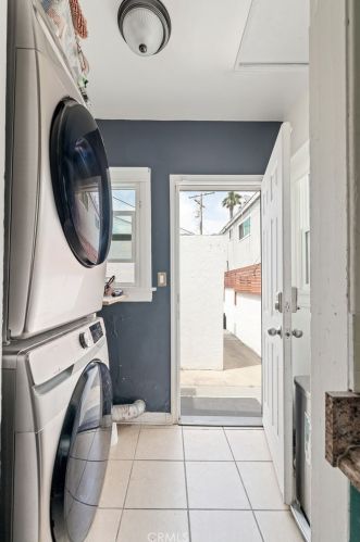 223 57th St, Long Beach CA  90805-4607 exterior