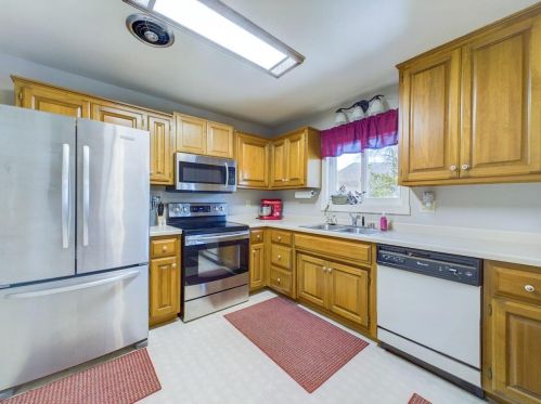 1438 10th St, Manitowoc WI  54220-5700 exterior