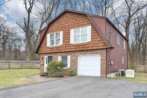 280 Lake Shore Dr, Haworth, NJ 07641-1117