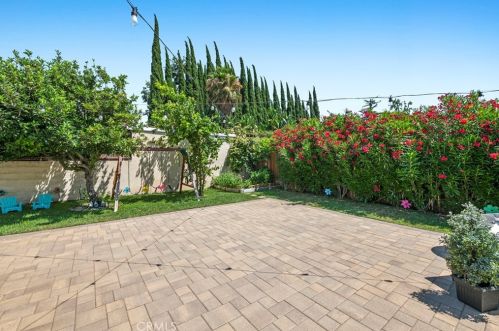 5516 Fulton Ave, Van Nuys CA  91401-5332 exterior