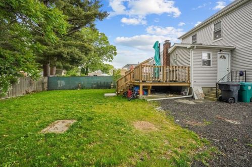 1736 Elmwood Ave, Warwick RI  02888-1104 exterior