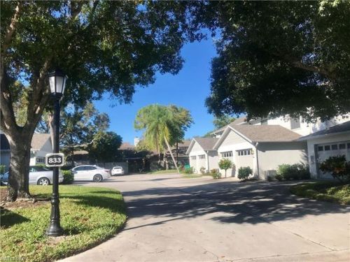 833 Meadowland Dr, Naples, FL 34108-2591