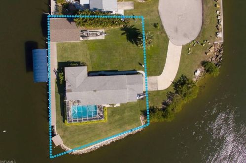 2183 Sanibel Blvd, Saint James City, FL 33956-2228