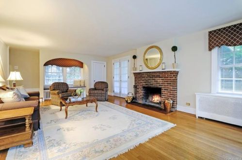 202 Bell Rd, Scarsdale, NY 10583-5918