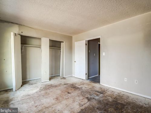 2238 Southgate Sq, Herndon VA  20191-1229 exterior