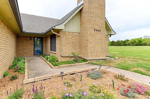 5404 Nevada Dr, Greenville TX  75402-6106 exterior