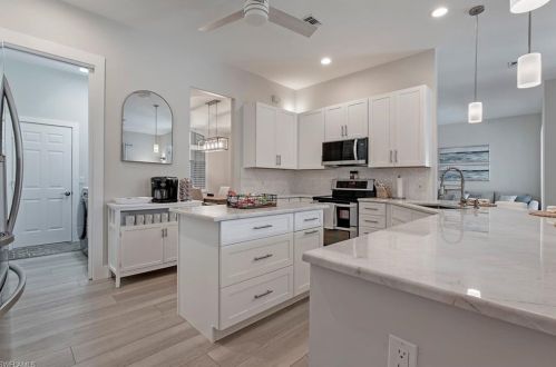 162 Palmetto Dunes Cir, Naples FL  34113-7554 exterior