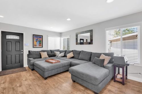 216 Russell Ave, Fullerton CA  92833-2437 exterior