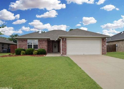 1450 Angeline Dr, Conway AR  72032-8419 exterior