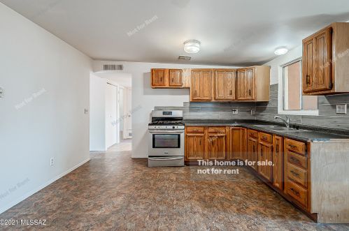 1461 Roger Rd, Tucson, AZ 85705-2471