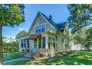 2109 Shryer Ave, Saint Paul, MN 55109-3833