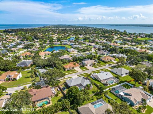 816 Brookstone Dr, Merritt Island FL  32952-4141 exterior